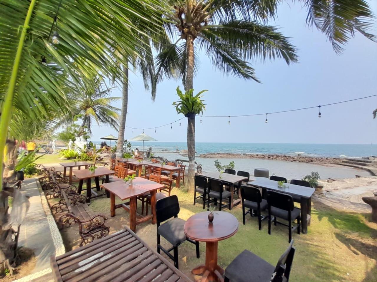 Keraton Krakatoa Hotel Serang Bagian luar foto
